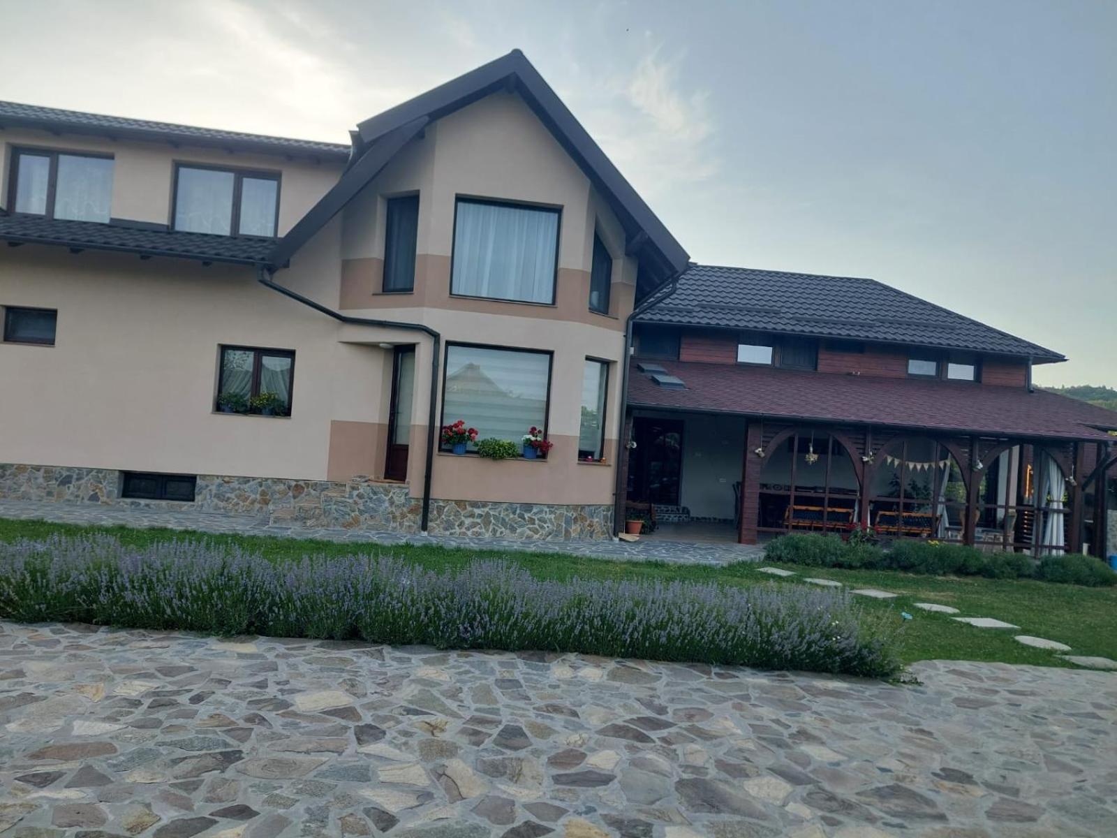 Casa Tomescu Curtea De Arges Ngoại thất bức ảnh